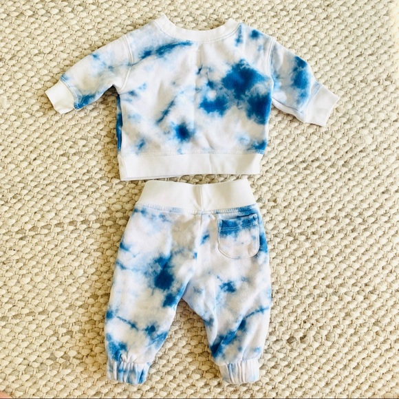 Baby Gap tie dye sweatsuit set - Picture 3 of 3